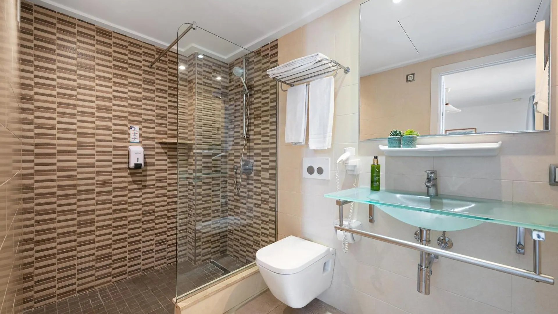 Apartamentos Ferrera Pins Cala Ferrera  Spain