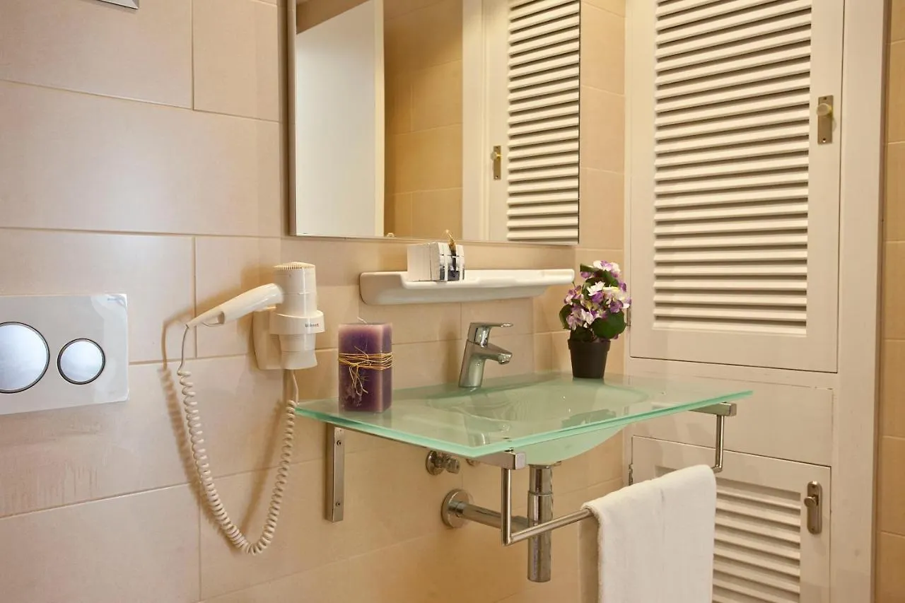 Apartamentos Ferrera Pins Cala Ferrera